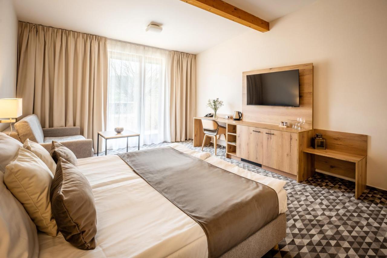 Kuřim Hotel Kaskada מראה חיצוני תמונה