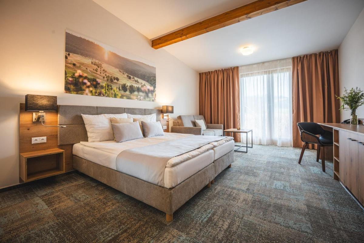 Kuřim Hotel Kaskada מראה חיצוני תמונה