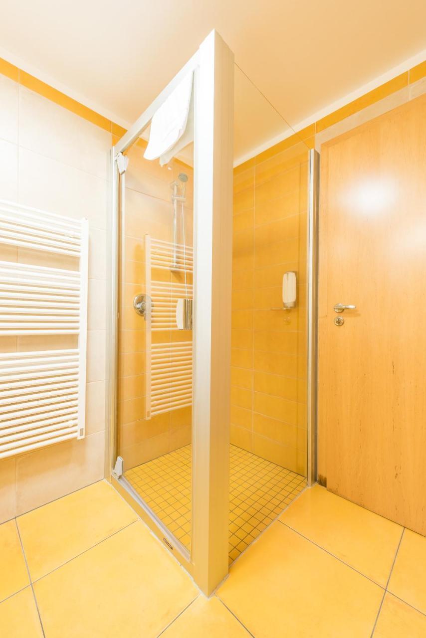 Kuřim Hotel Kaskada מראה חיצוני תמונה